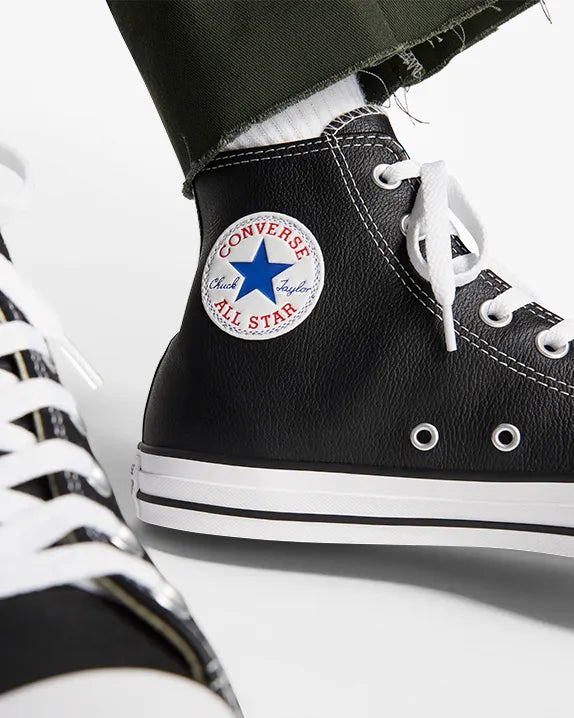 Converse Unisex Chuck Taylor All Star Classic Leather -Black 132170C