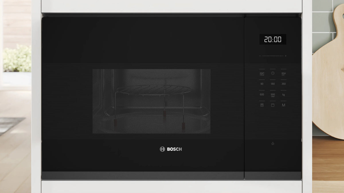 Series 6 Built-In Microwave with grill 59 x 38 cm Black stainless steel.