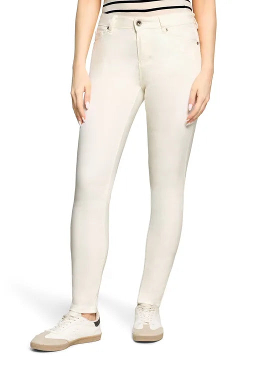 Betty Barclay Ladies Basic Jeans With A Wash-Off White 6364/1053