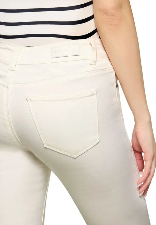 Betty Barclay Ladies Basic Jeans With A Wash-Off White 6364/1053