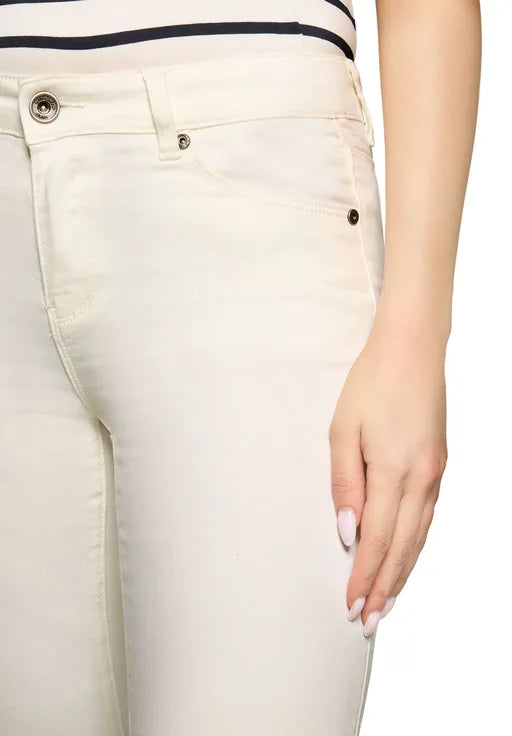 Betty Barclay Ladies Basic Jeans With A Wash-Off White 6364/1053