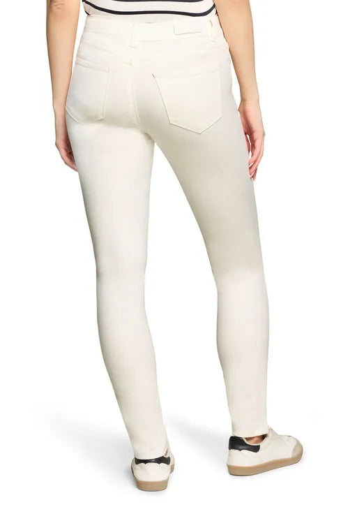 Betty Barclay Ladies Basic Jeans With A Wash-Off White 6364/1053