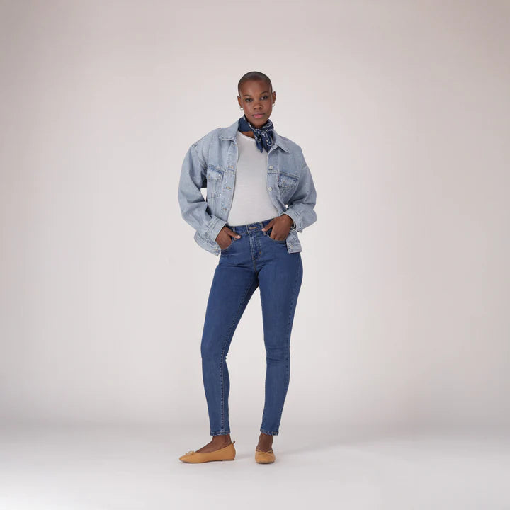 Levi's Women's Curvy High-Rise Super Skinny - Med Indigo - Worn In