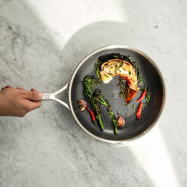 Zwilling Peak Stainless Steel Ceramic Non-Stick Coating Wok With Lid 30cm ZW-1034499.