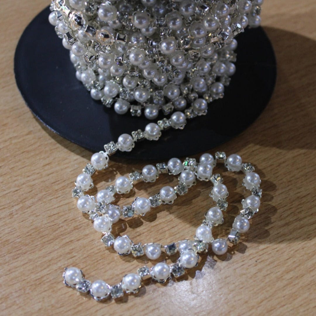 TRIMMINGS Habby Plastic Pearl & Diamanté Trimming (7697523081305)