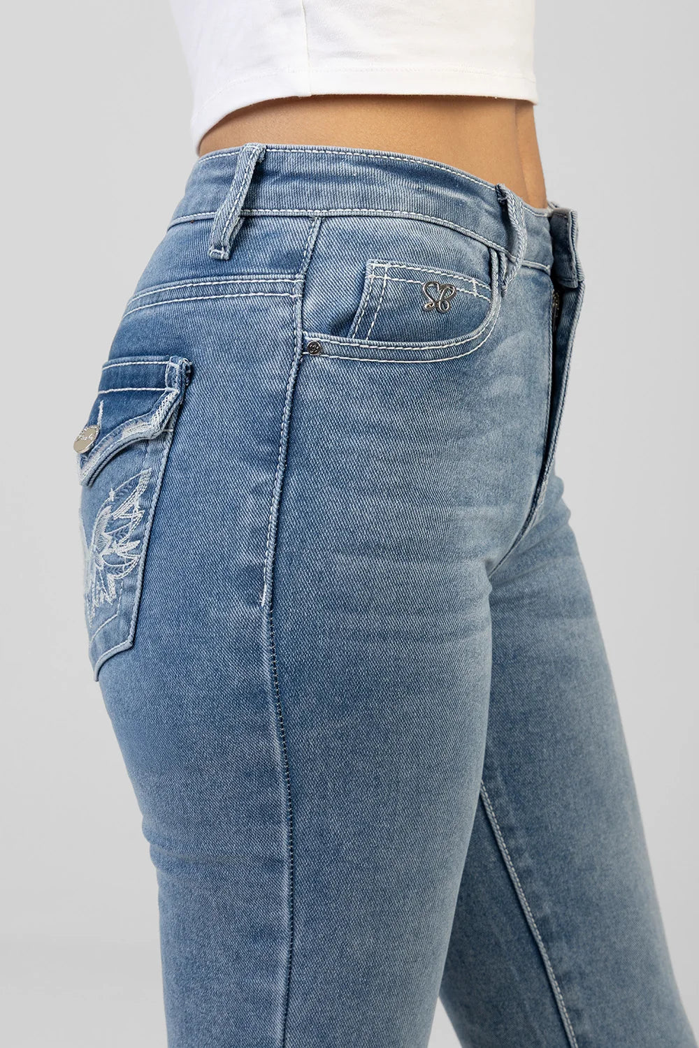 Sissy Boy Mid Waist Astra Bootleg Jeans-Medium Vintage P33334