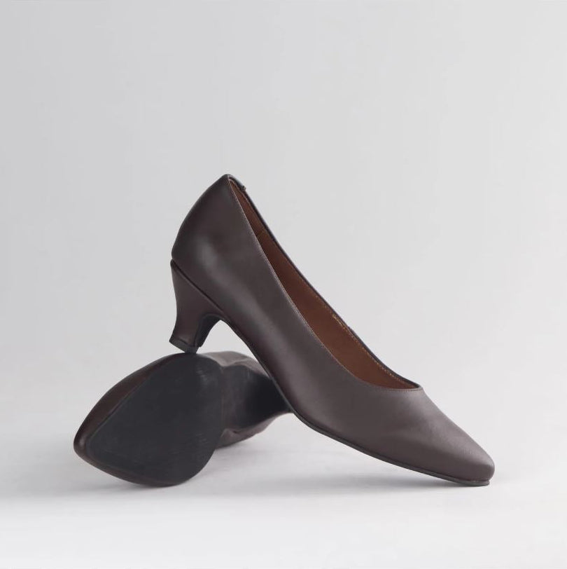 Froggie Women's Leather Kitten Heel Court Shoe -Brown 13007.129-600
