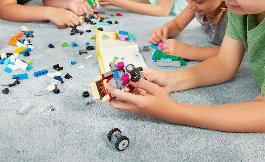 LEGO® Classic Building Blocks Medium Creative Brick Box 10696 - MHC World