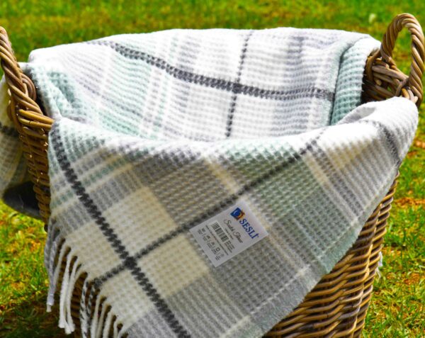 Sesli Scotch Throw - 150 x 165cm