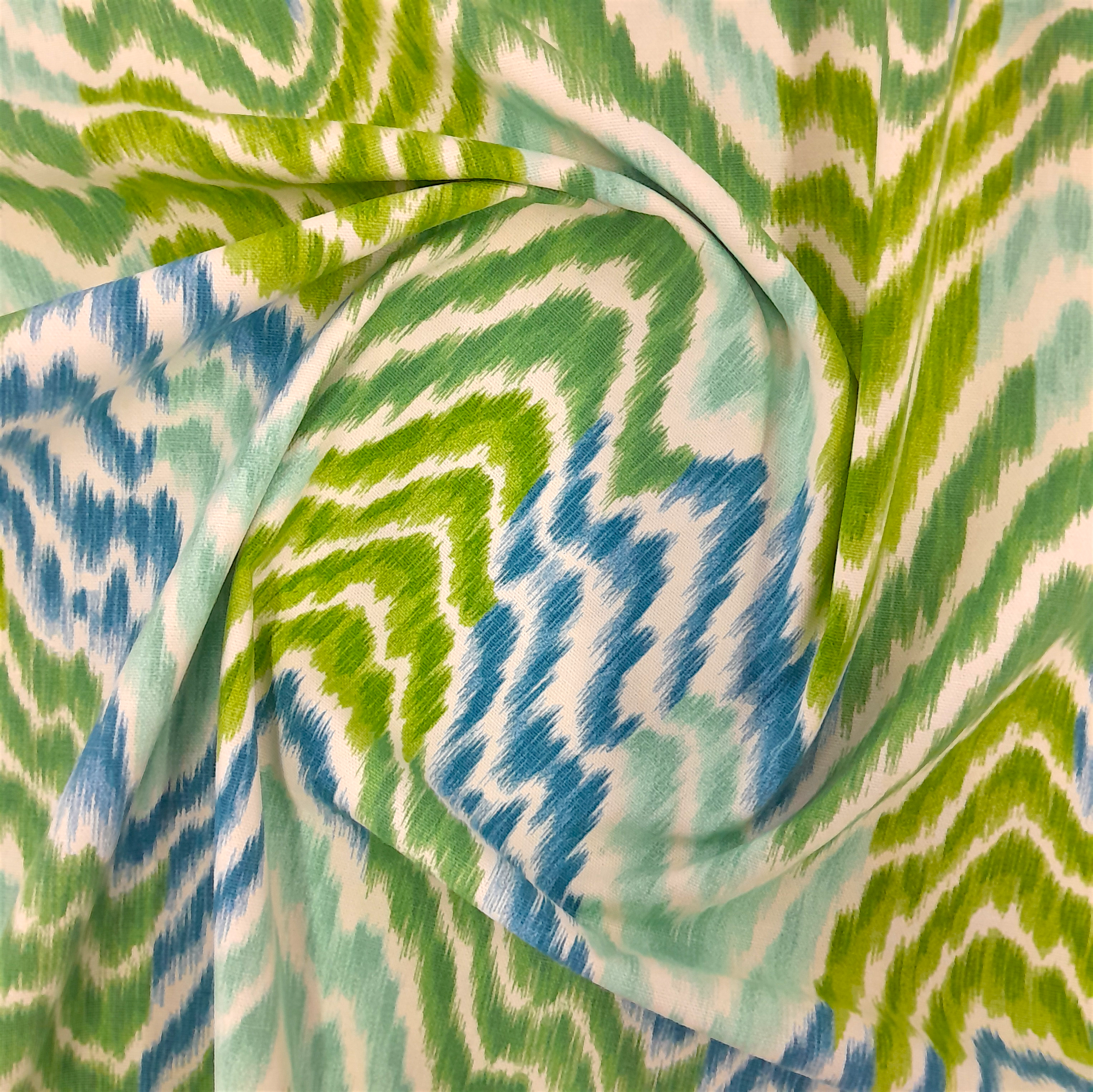 Printed Cotton Fabric Wave Flow 140 cm