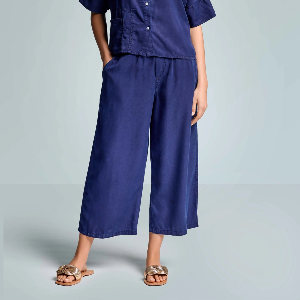 Iconique Taylor Pants -Navy Blue IC26-058.