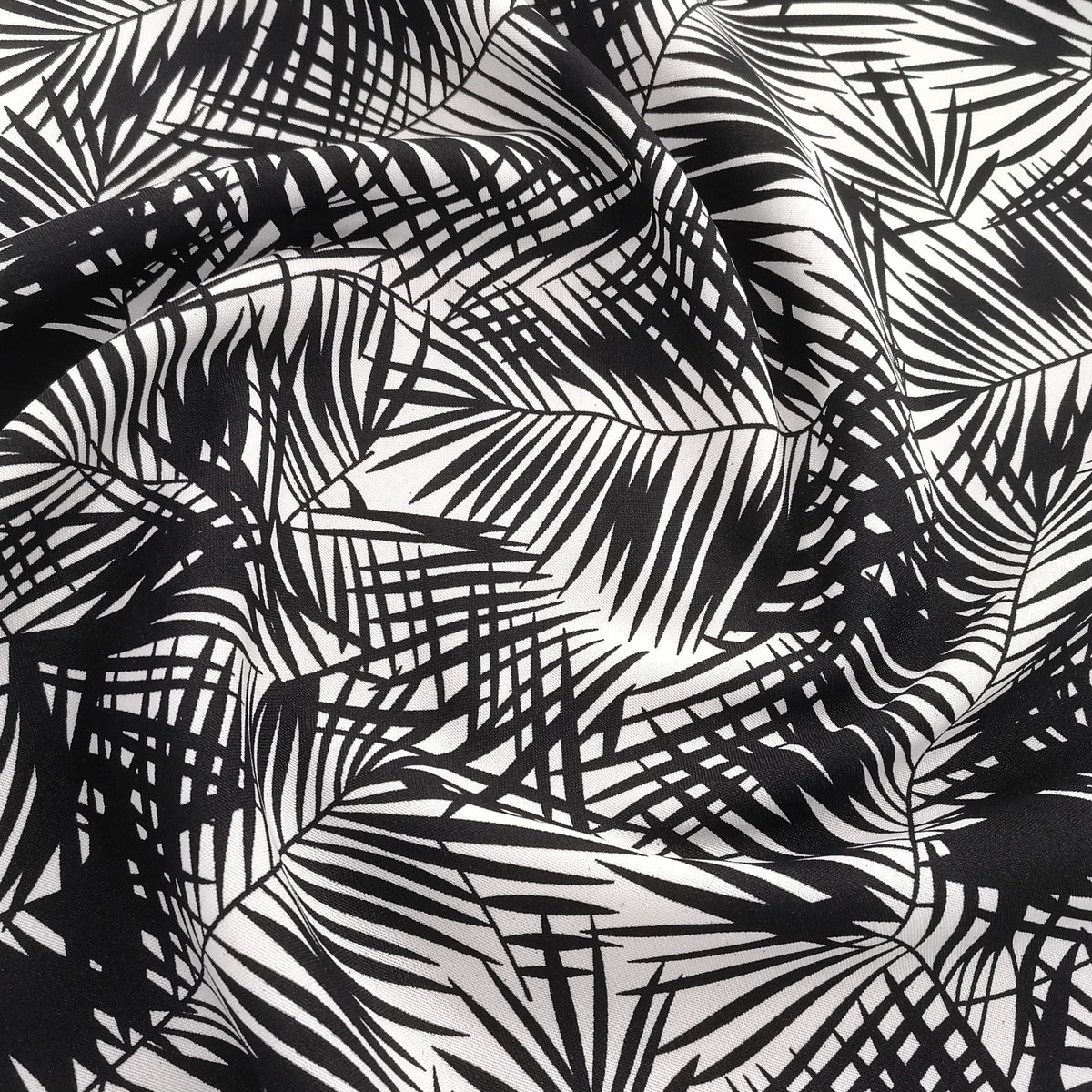 Printed Mini Matt Leaves Design C 140 cm.