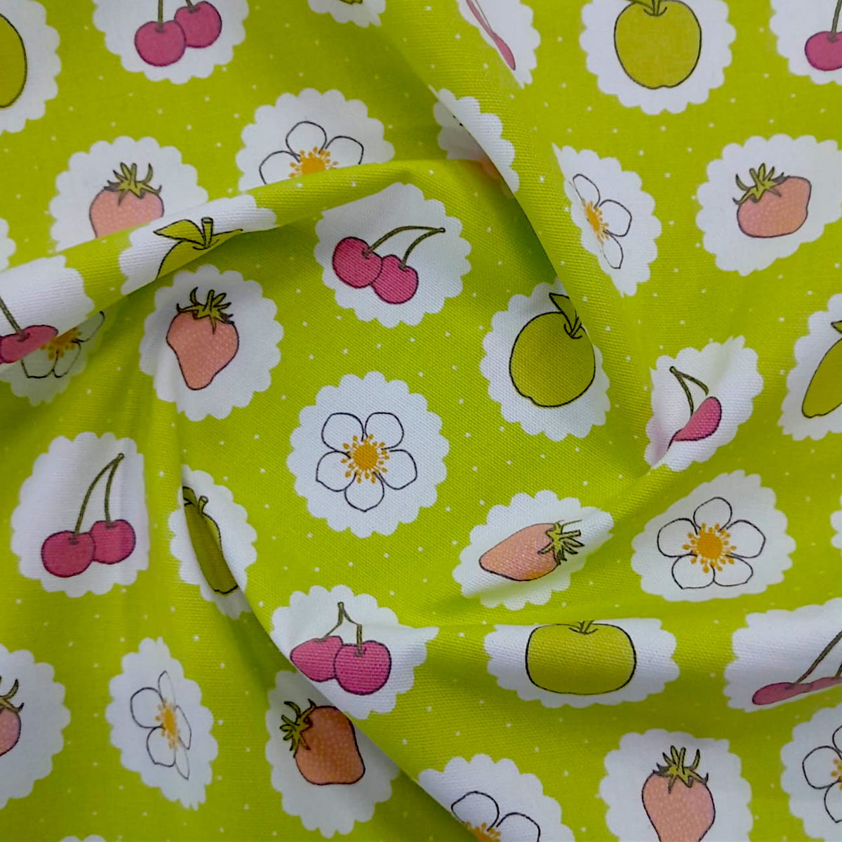 Fabric 100% Printed Poly Cotton Elmer 140 cm.