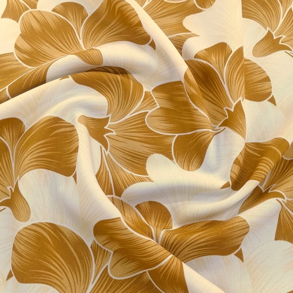 Printed Mini Matt Floral Caramel Design D 140 cm.