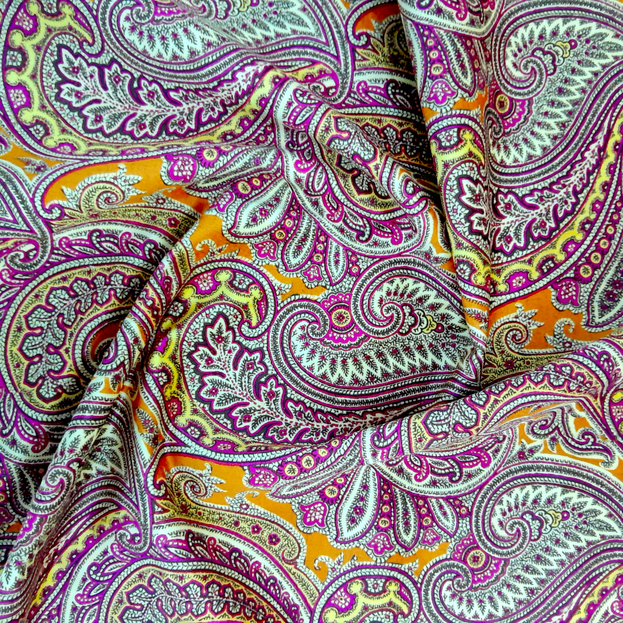 Printed Cotton Fabric Paisley Print 140 cm
