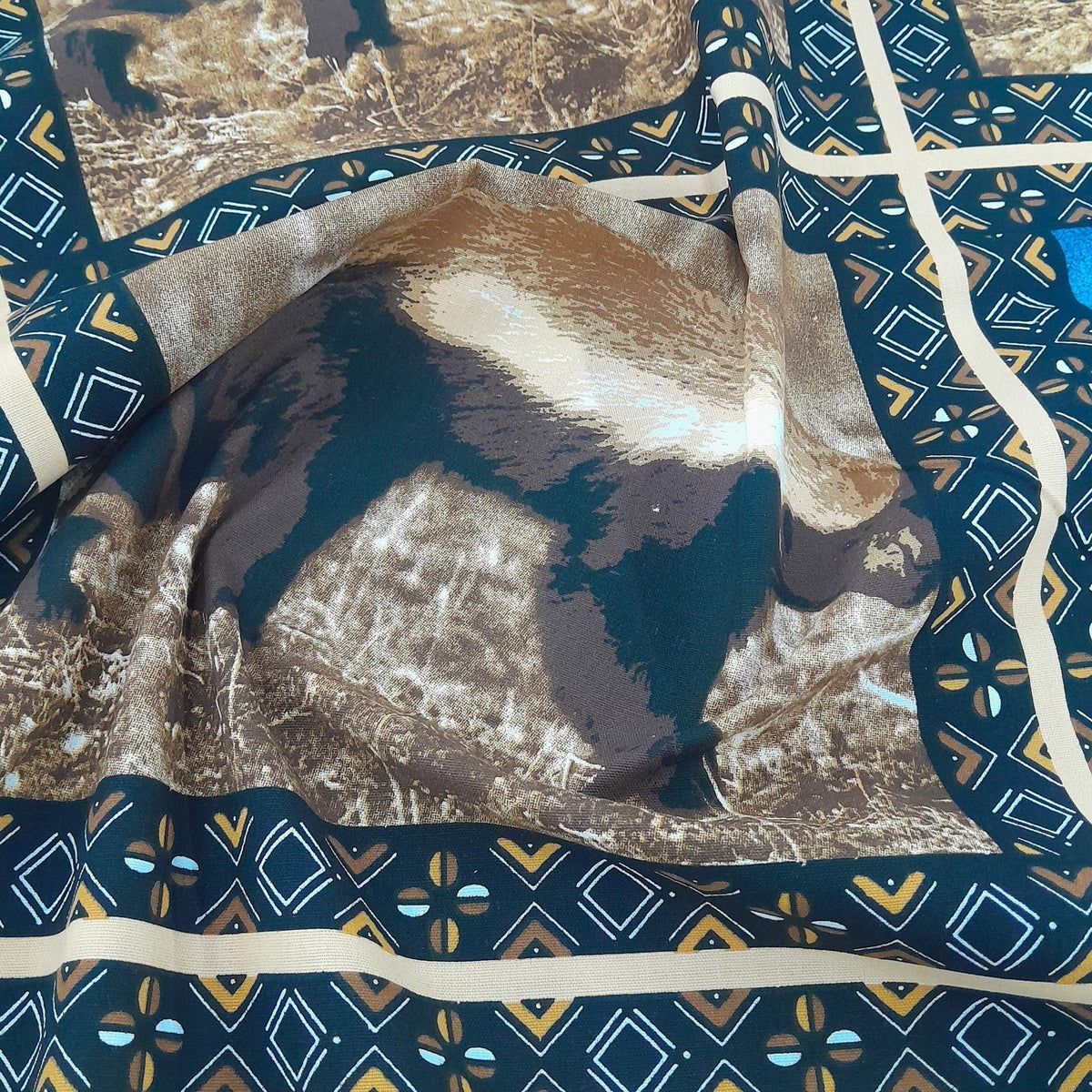 Fabric Cotton Canvas Nocturnal Animals 280 cm.