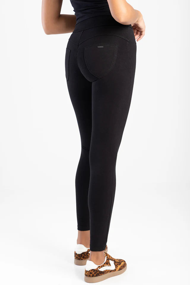Sissy Boy Womens Peaches Sculpt Knit Shaper Jegging-Black P21063/FB4159