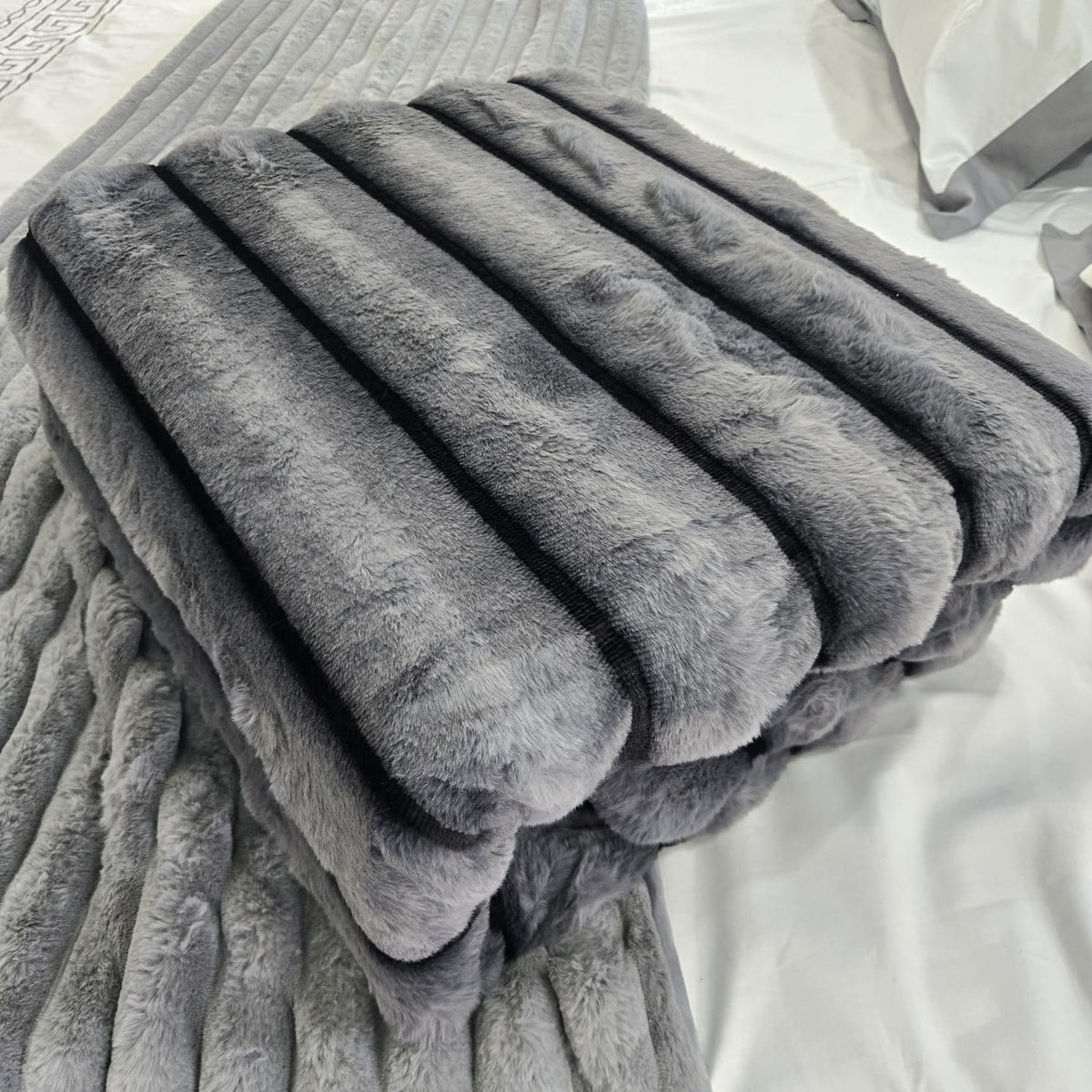 Cotton Co Alaska Faux fux Throw  220X240cm Grey AL240G.