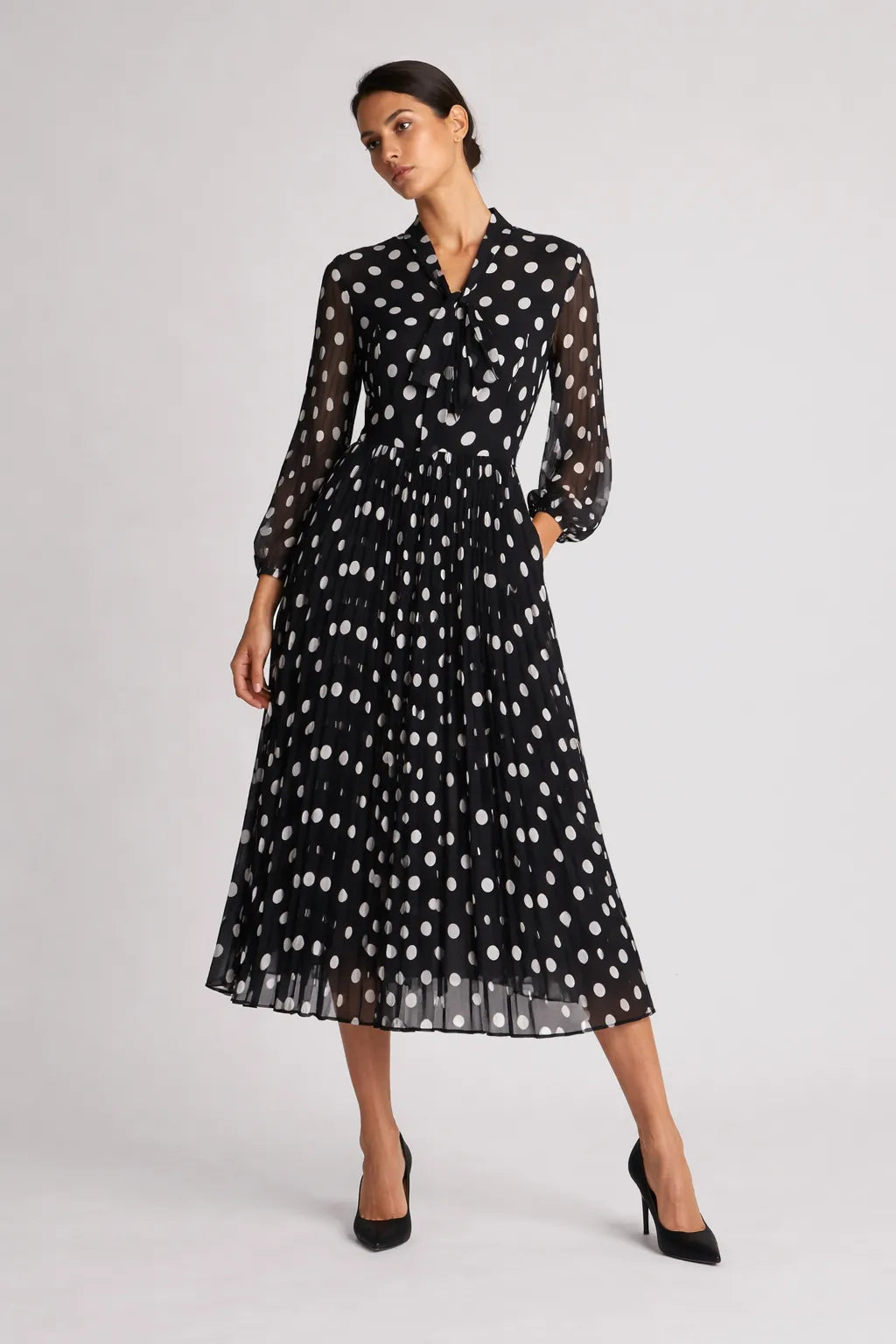 Pringle Emily Spot Pleated Midi Dress- Black PR112247