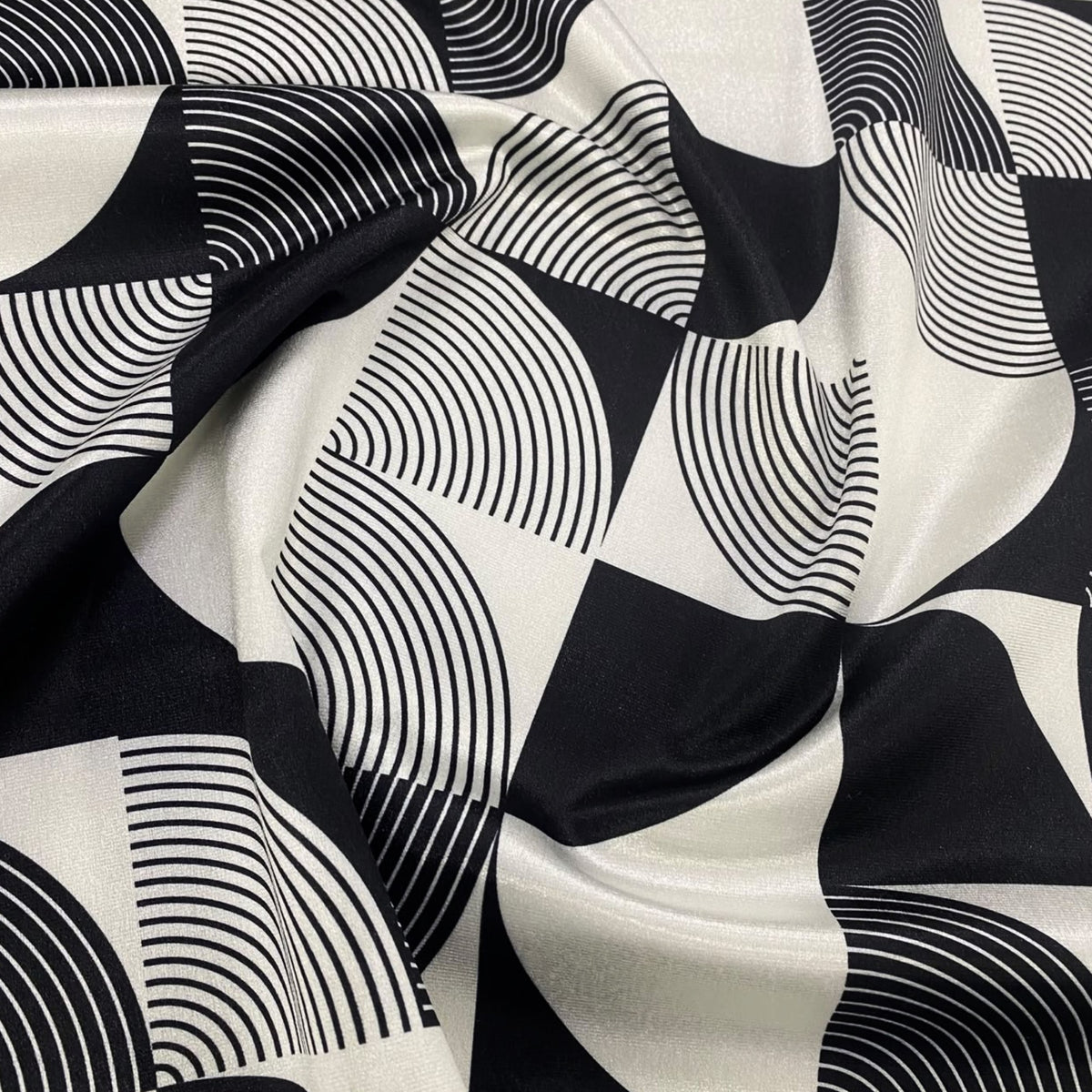 Piano Velvet Upholstery Fabric Piano Comic Black/White 140 cm.