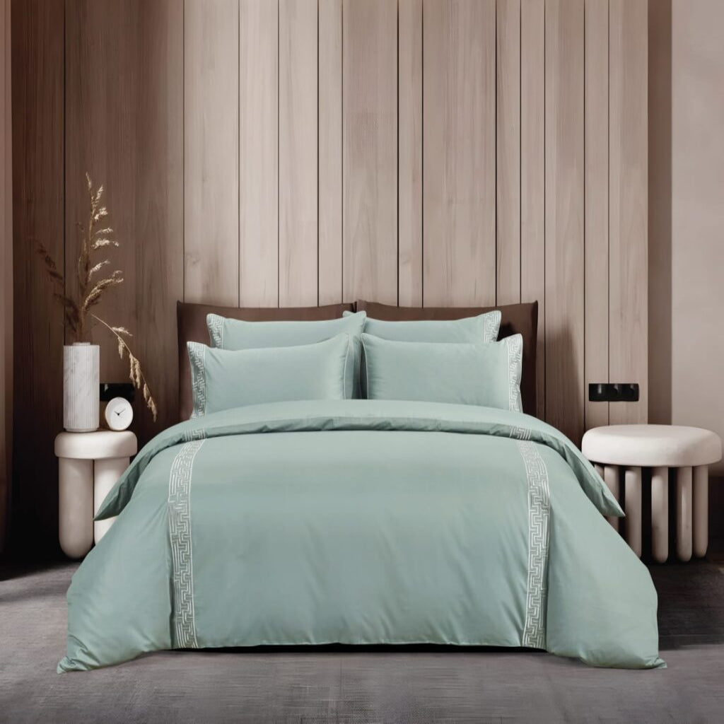 Egyptian Cotton Roberto 400 Thread Count Duck Egg/Silver Duvet Cover Set.