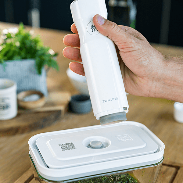 Zwilling Vacuum Pump Zwilling Fresh & Save Vacuum Pump With Charging Cap White (7040947880025)