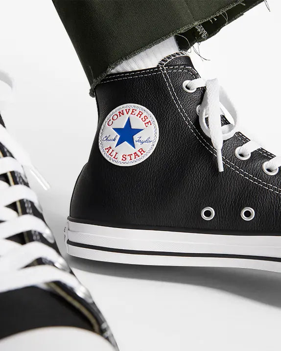 Converse Unisex Chuck Taylor All Star Classic Leather -Black 132170C