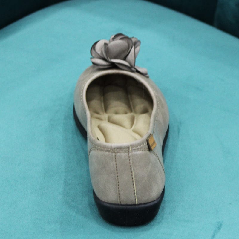 Pierre Cardin LADIES SHOES Pierre Cardin Paloma Flower Ladies Pumps Stone (6590947360857)