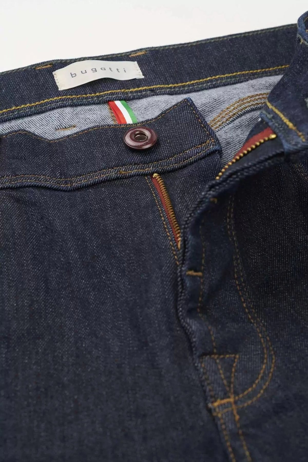 Bugatti Jeans Bugatti Jeans With Subtle Wash in Navy