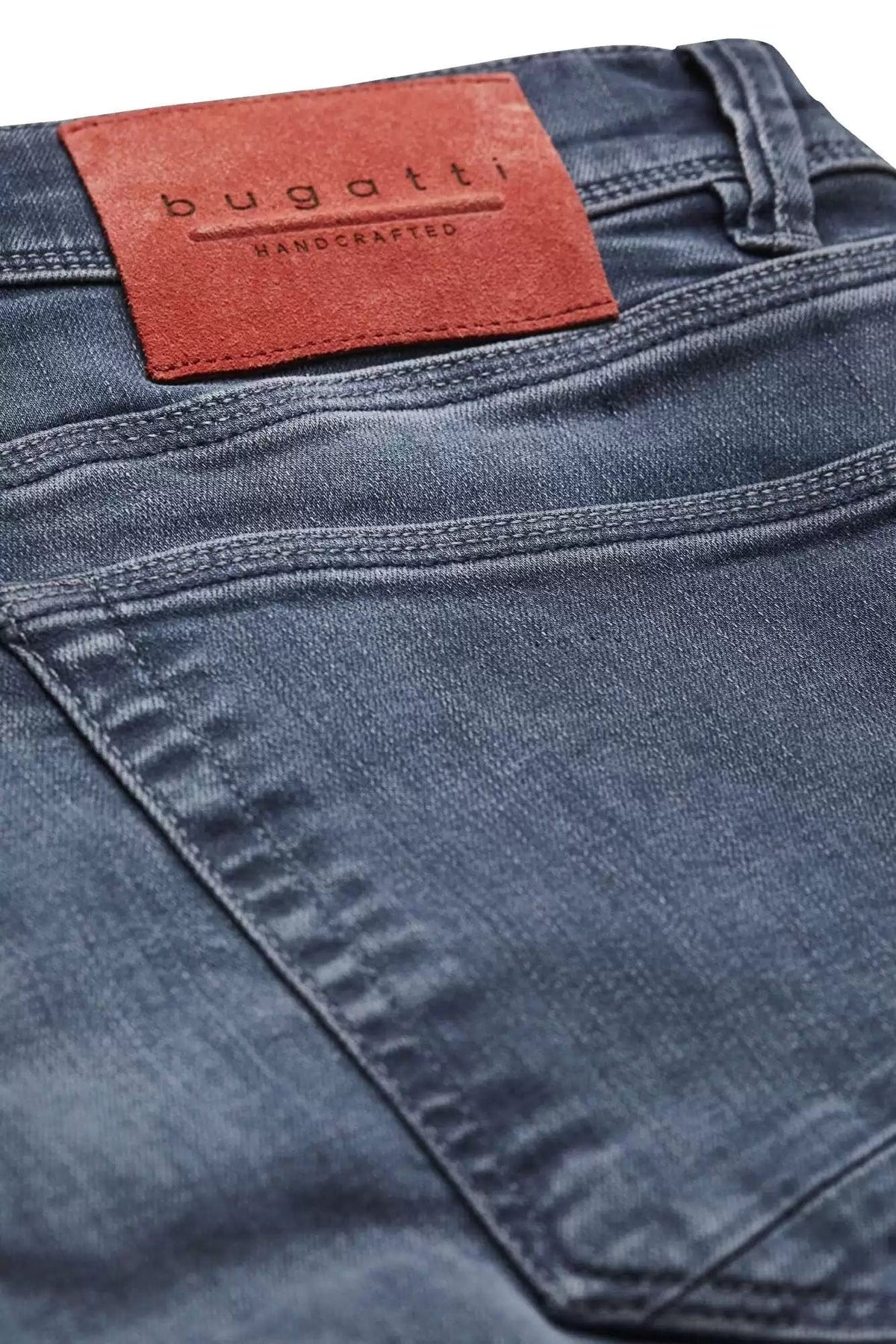 Bugatti Jeans Bugatti Men's Jeans in a Distressed Look in Navy