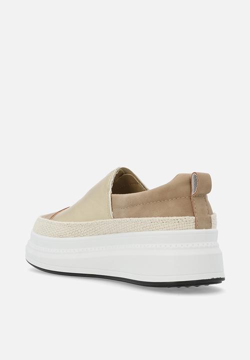 Butterfly Feet Ladies Sneakers Butterfly Feet Senhora 17 Slip on Taupe (7793049043033)
