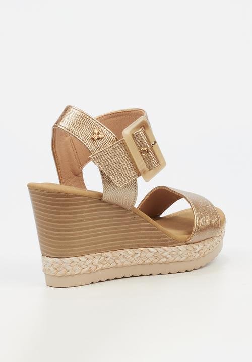Butterfly Feet Sandals Butterfly Feet Avery 5 Wedge Gold