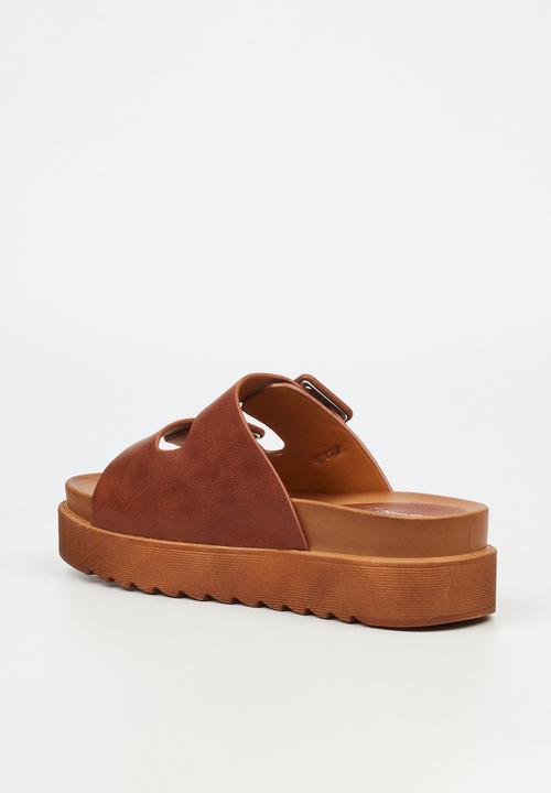 Butterfly Feet Sandals Butterfly Feet Patos 3 Two Strap Slide - Tan