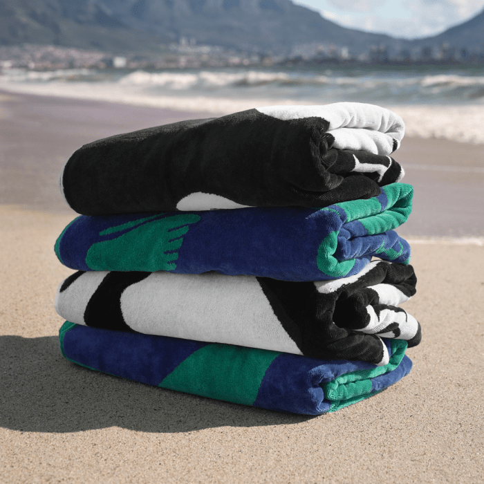 Carrol Boyes TOWEL Carrol Boyes Beach Towel Lazy Days Green/Blue UBT-LZD-GR-BU