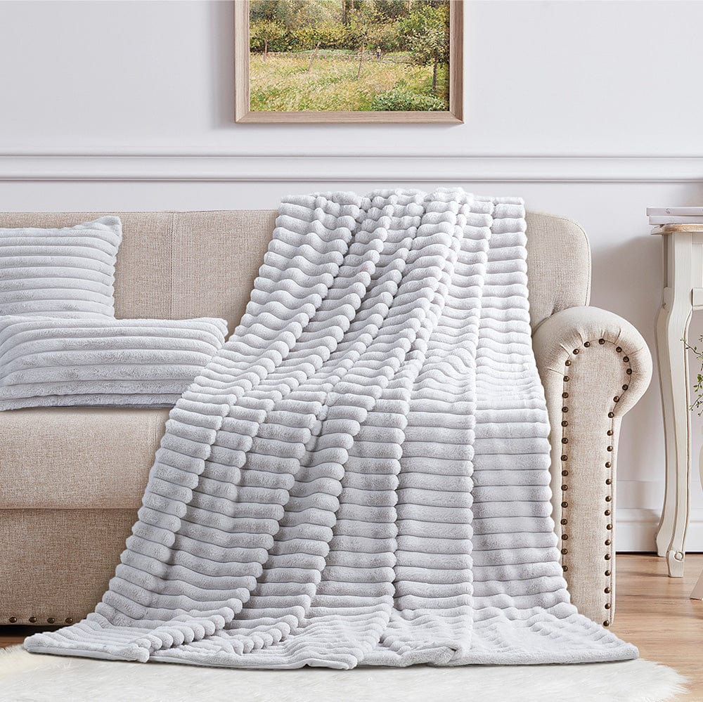 Cotton Co Fur Throw 120x180cm Cotton Co Milan Faux fux Throw 120 x 180cm Silver (7811175645273)