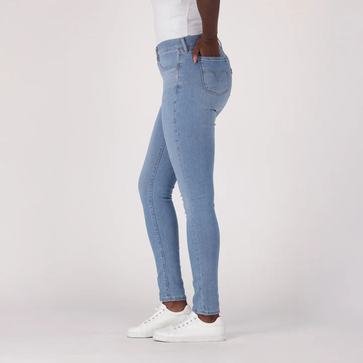 Levi's Women'S Curvy Skinny - Med Indigo - Worn In