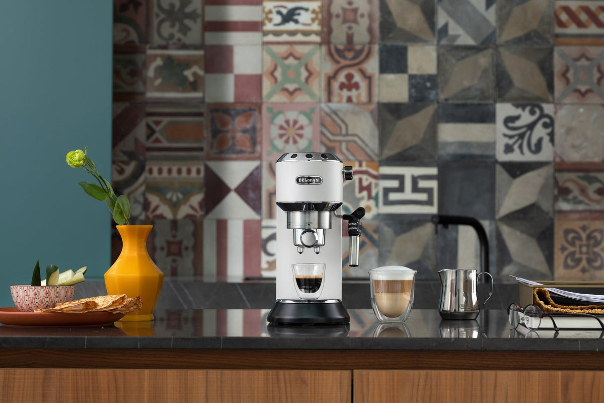 Delonghi COFFEE MACHINE Delonghi Dedica Style Matt Pump Espresso Maker White EC685.W