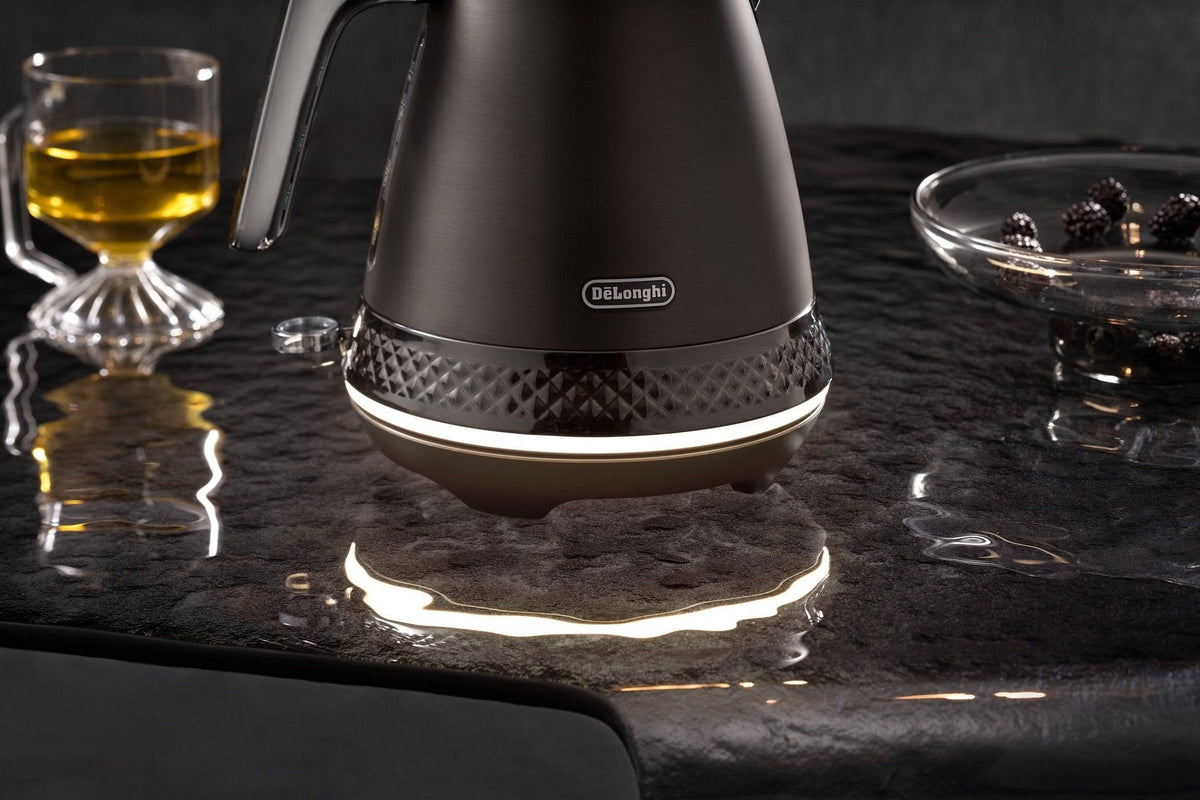 Delonghi Diadema Cordless Kettle 1,7L Black KBV3001.BK.