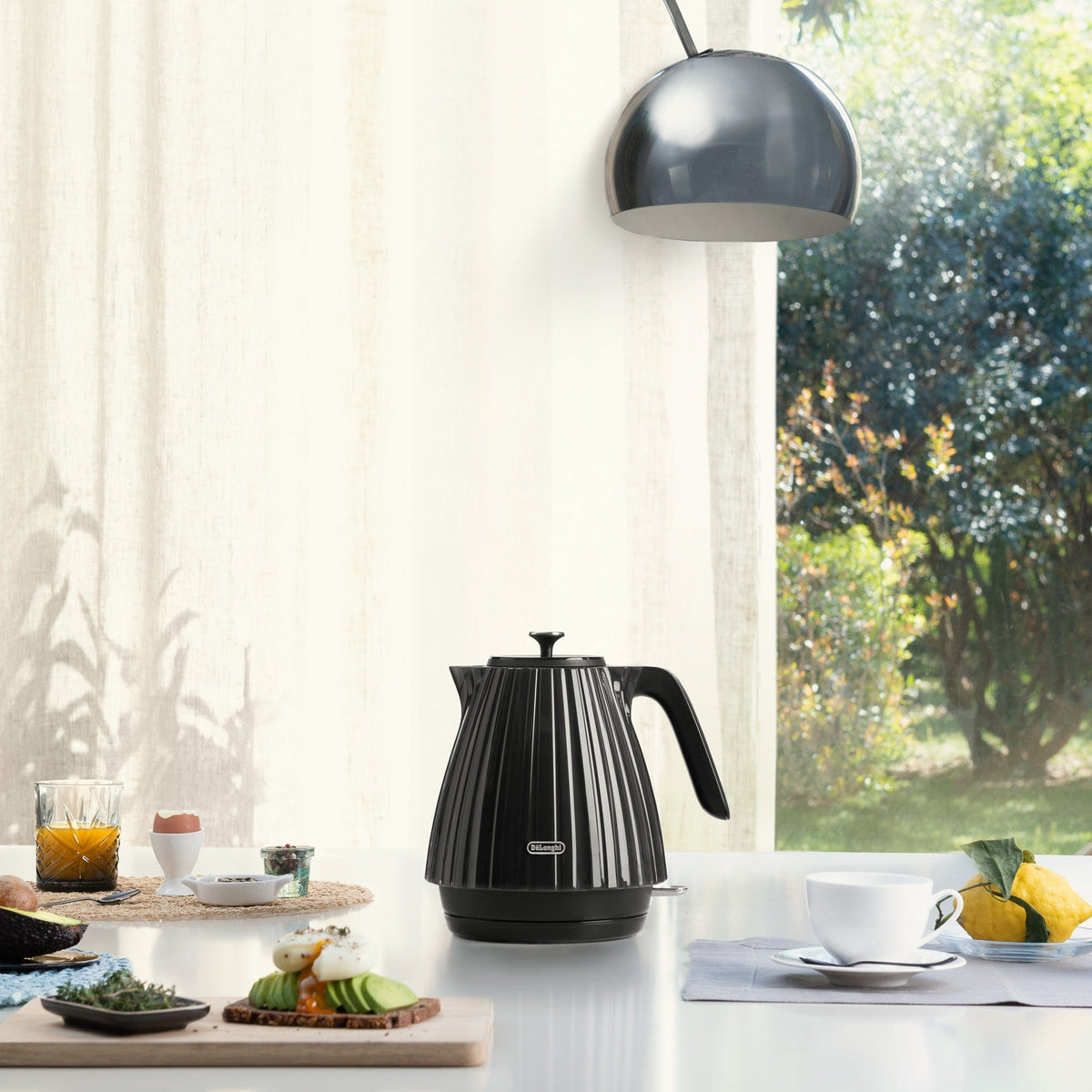 Delonghi KETTLE Delonghi Ballerina Cordless Kettle Furnace Black 1,7L KBD3001.BK (7400469561433)