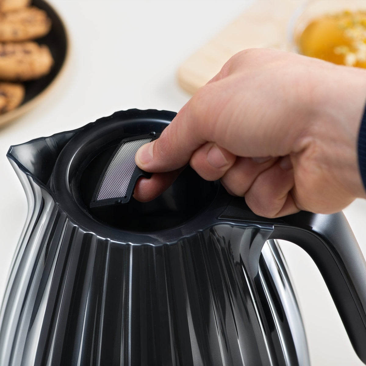 Delonghi KETTLE Delonghi Ballerina Cordless Kettle Furnace Black 1,7L KBD3001.BK (7400469561433)