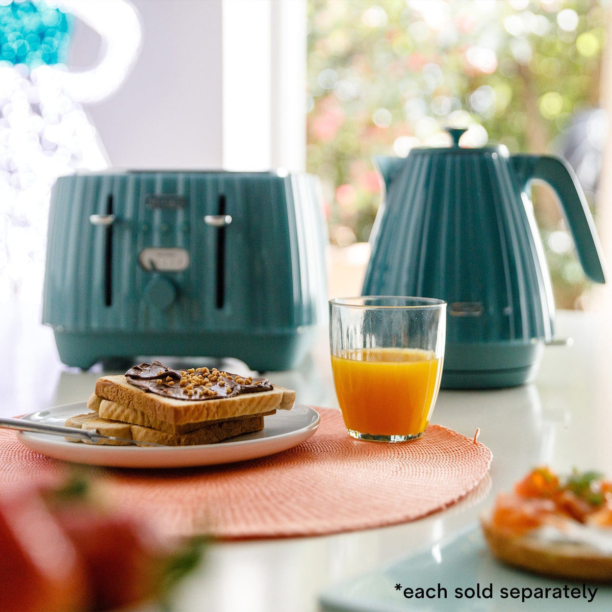 Delonghi KETTLE Delonghi Ballerina Kettle Green 1,7L KBD3001.GR (7400462647385)