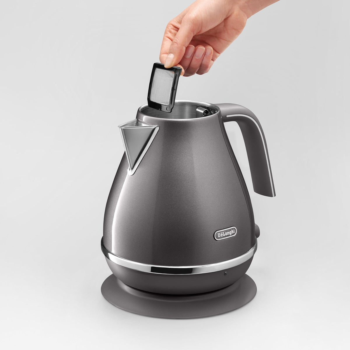 Delonghi KETTLE Delonghi Icona Metallics Electric Kettle, Grey KBOT3001.GY