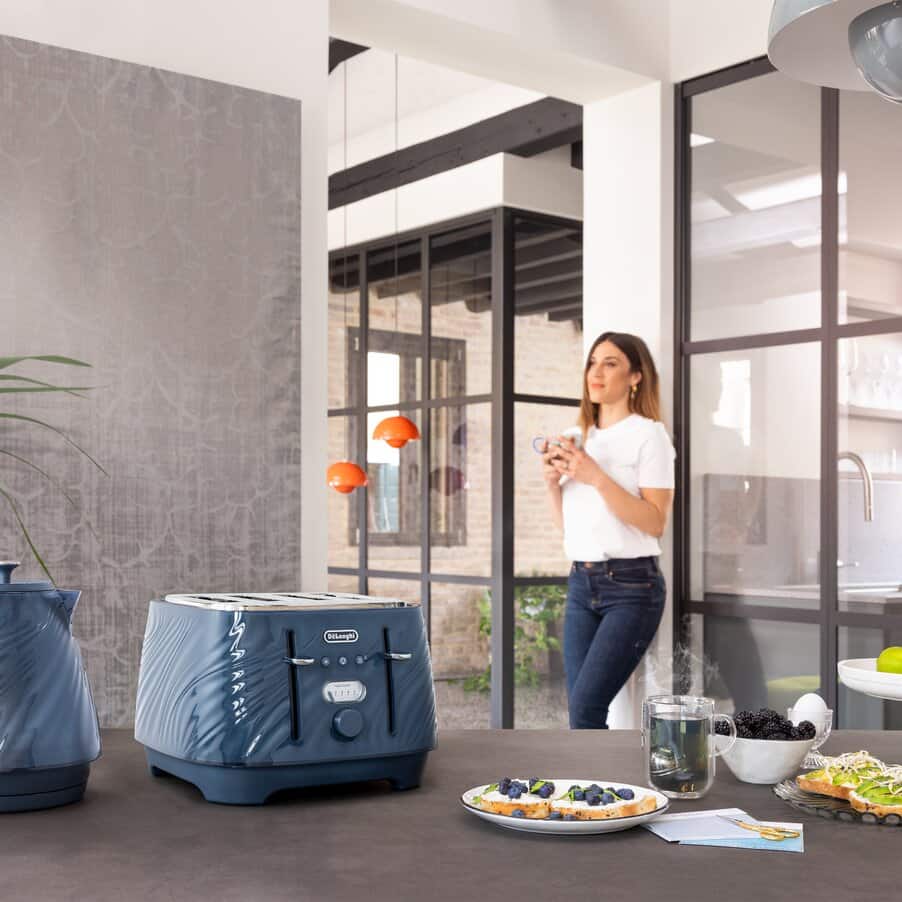 Delonghi TOASTER Delonghi Ballerina Seta 4 Slice Toaster Silk Blue CTDS4003.BL