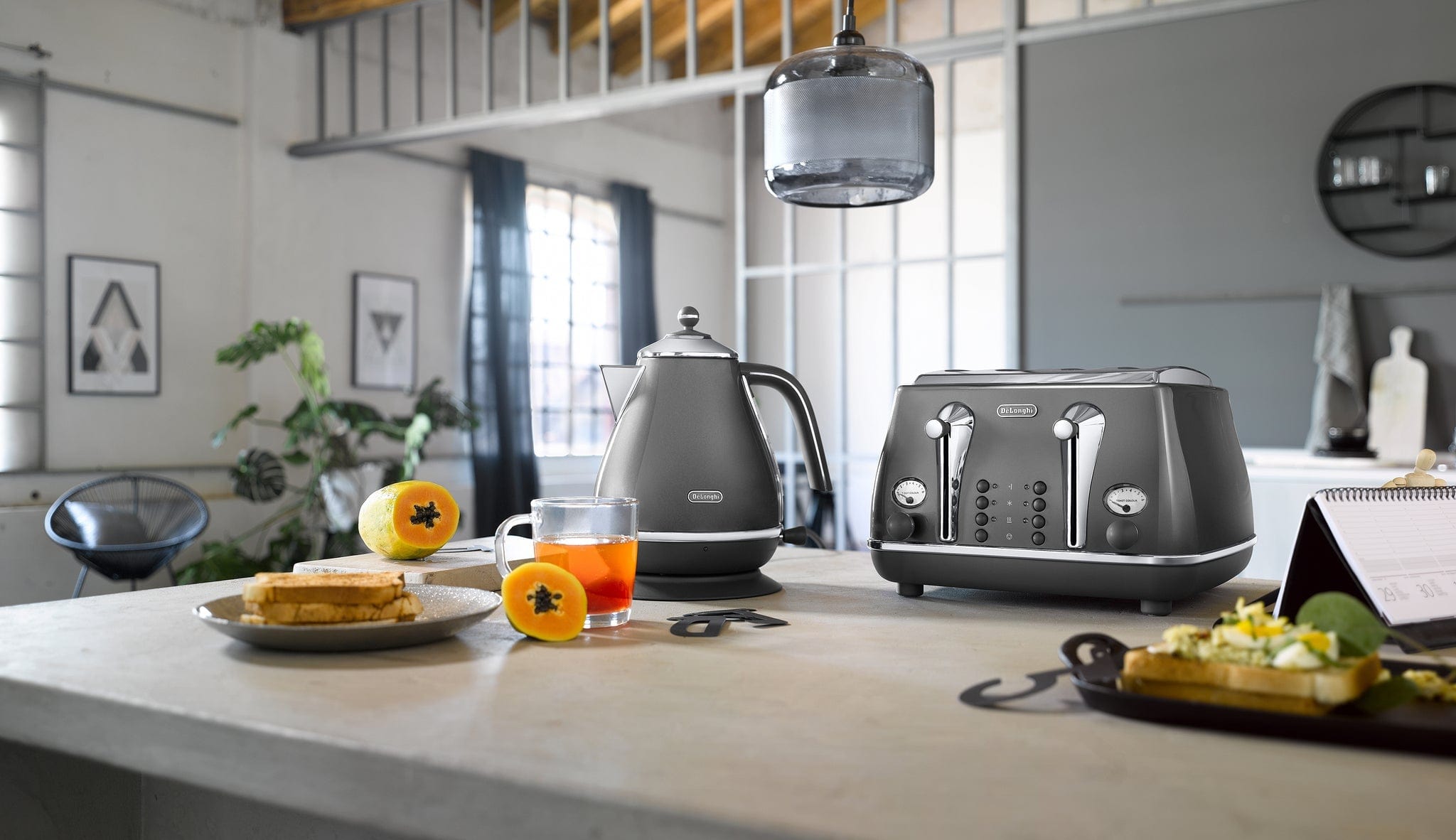 Delonghi TOASTER Delonghi Icona Metallics 4 Slice Toaster Grey CTOT4003.GY