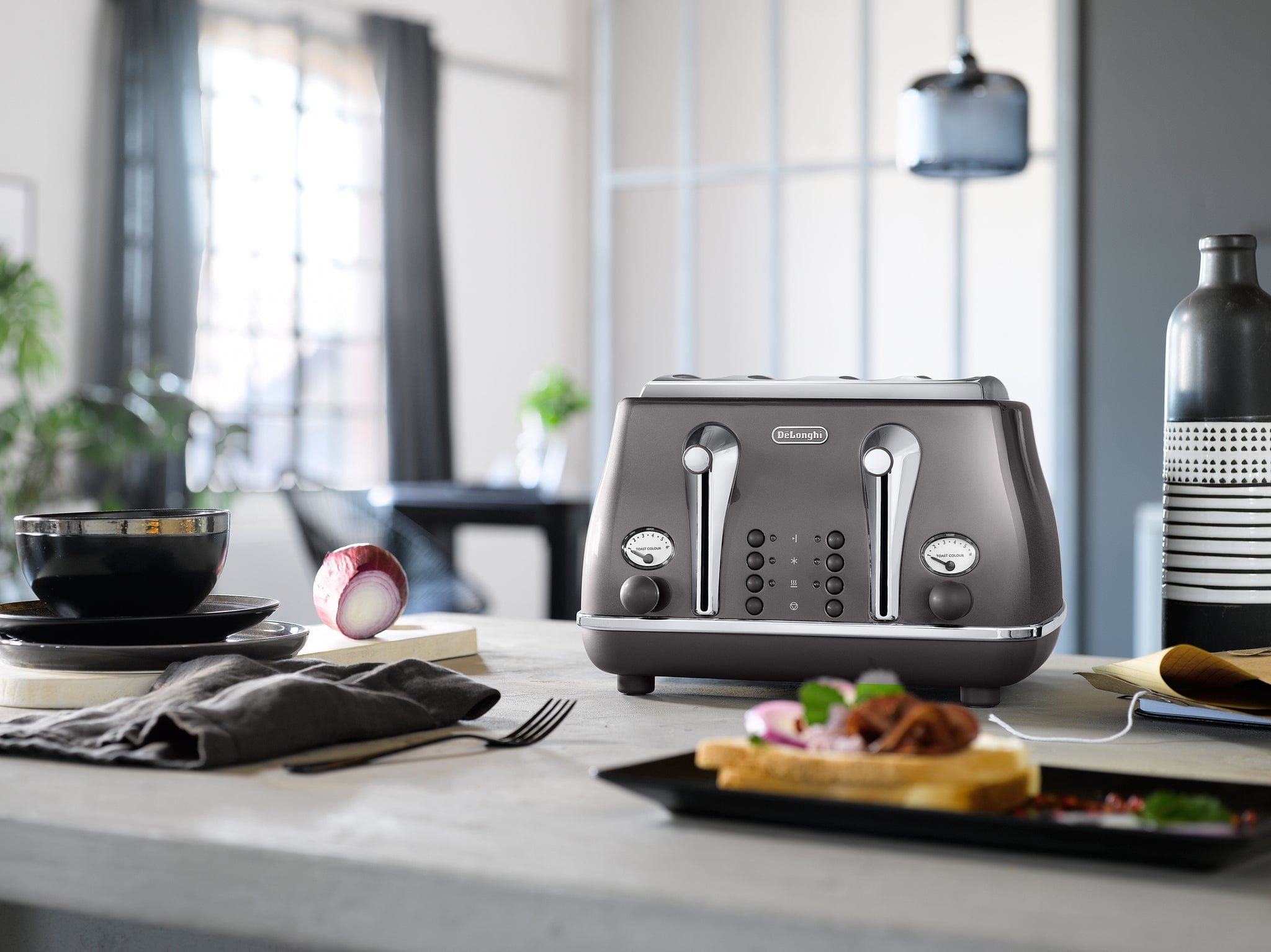 Delonghi TOASTER Delonghi Icona Metallics 4 Slice Toaster Grey CTOT4003.GY