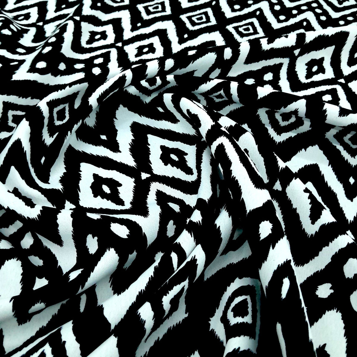 Printed Mini Matt MaXhosa Diamonds 140 cm