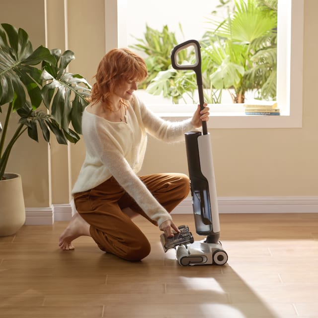 Roborock F25 ACE Smart Wet & Dry Floor Cleaner Black.
