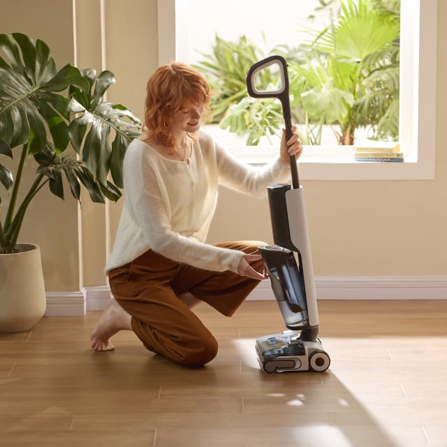 Roborock F25 ACE Smart Wet & Dry Floor Cleaner Black.