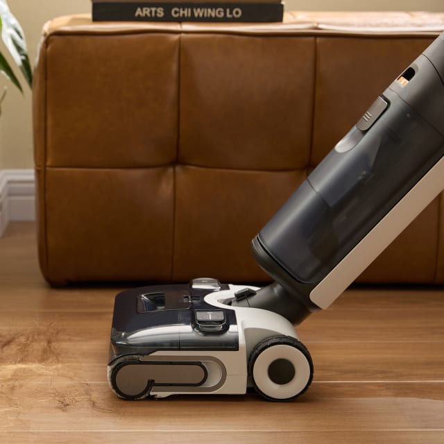 Roborock F25 ACE Smart Wet & Dry Floor Cleaner Black.