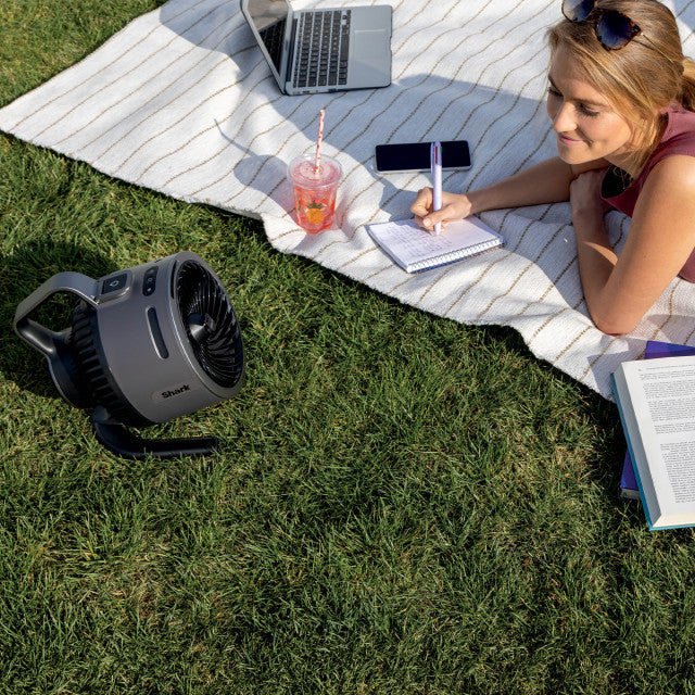 Shark FlexBreeze HydroGo Portable Fan with Built-in Mist Charcoal FA050EU.